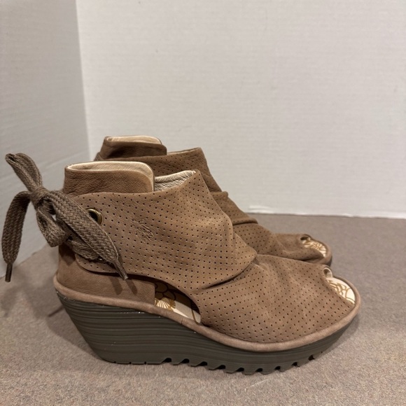 Fly London Perforated Gathering Back Tie Suede Wedge Sandals EU 37 (US 6.5-7) - Picture 1 of 13
